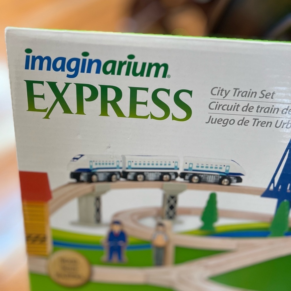 Imaginarium EXPRESSION Wooden City Train Set,Compatible w/Thomas, Friends & Brio - Picture 4 of 7